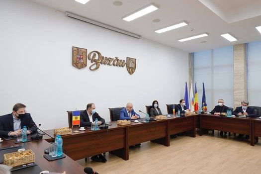 Astăzi, Primarul General al municipiului Chișinău Ion Ceban, Pretorul sectorului Rîșcani Vlad Melnic, împreună cu delega... - sectorului Rascani